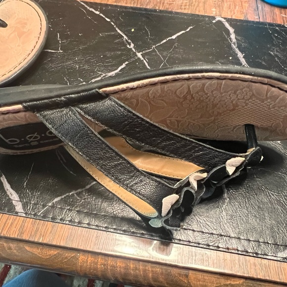 Size 7M/W BOC Leather sandals. - Picture 4 of 4